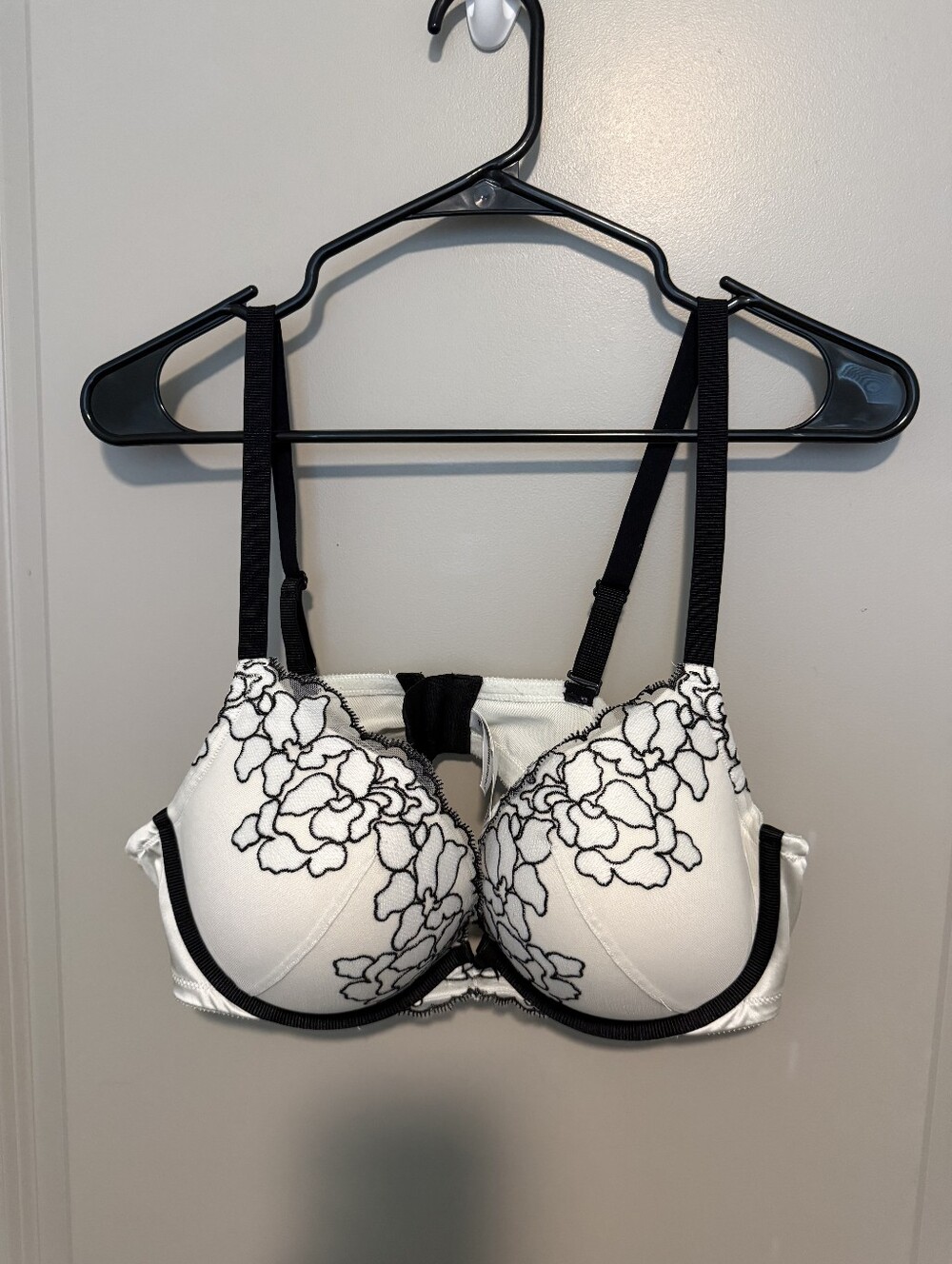 White Floral Embroidered Underwire Bra with Black Trim